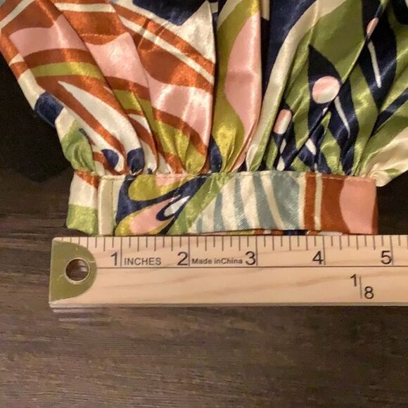 Truth Women’s large balloon puff sleeve hook/ loop closure tie front cropped top - Picture 14 of 16